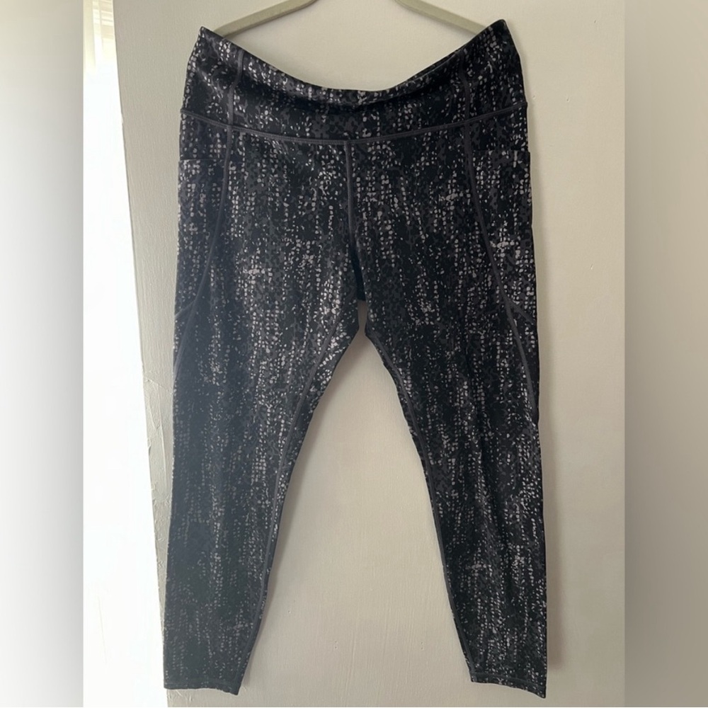 Athleta Salutation Stash 7/8 Leggings - Tall XL